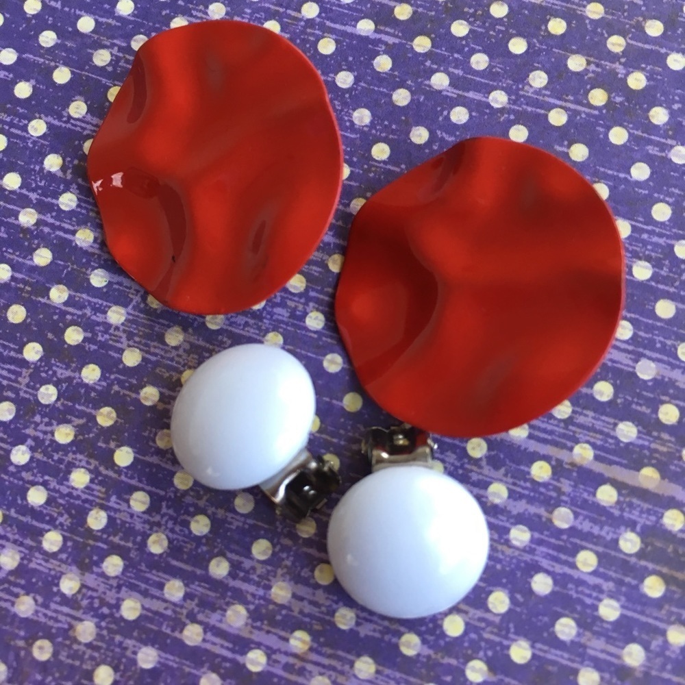 Clip-On Earrings Two Pairs Red & White - Picture 3 of 8